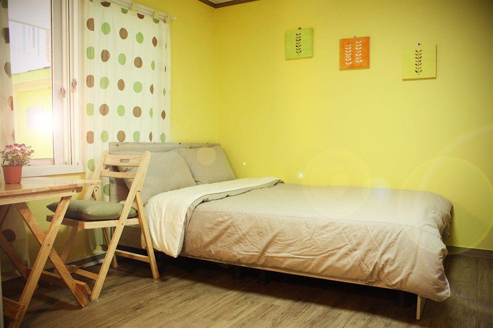 Lee & No Guesthouse Hongdae Сеул Екстериор снимка