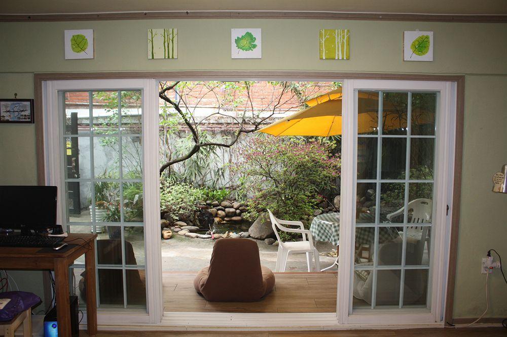 Lee & No Guesthouse Hongdae Сеул Екстериор снимка