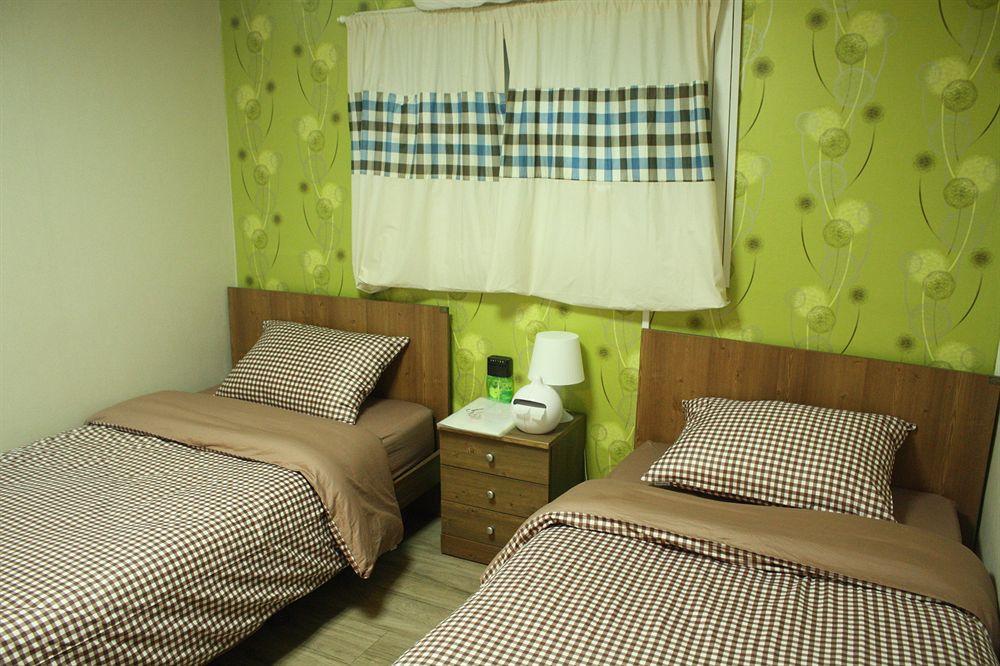 Lee & No Guesthouse Hongdae Сеул Екстериор снимка