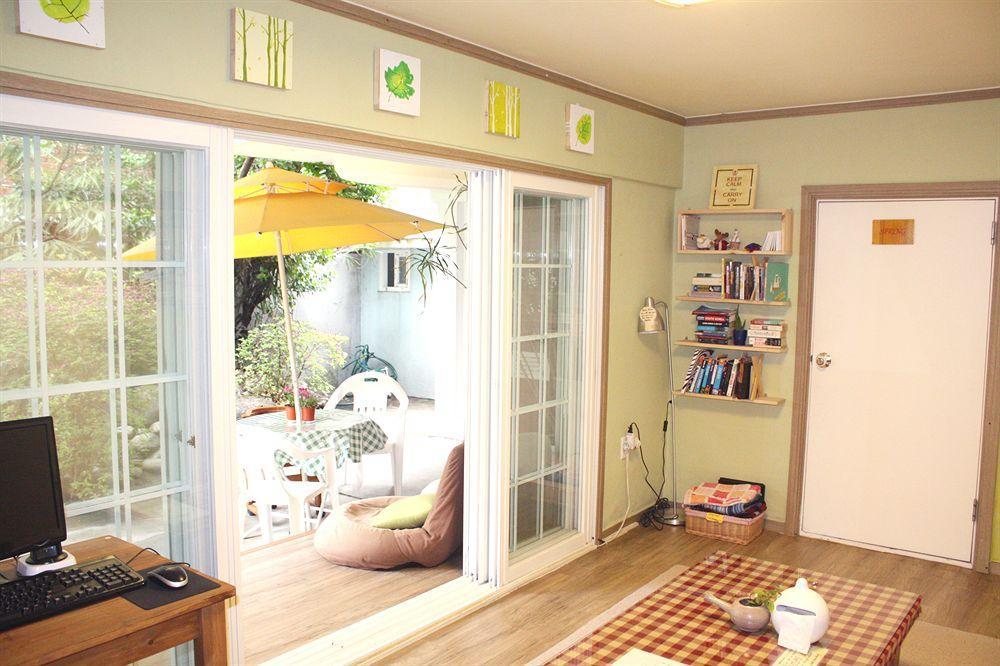 Lee & No Guesthouse Hongdae Сеул Екстериор снимка