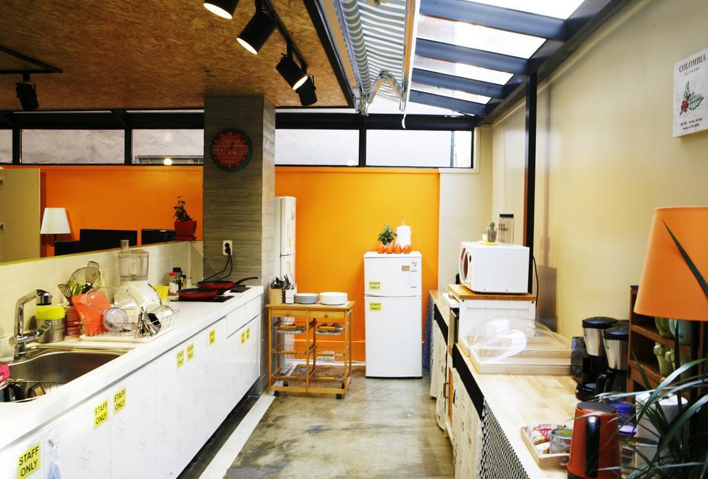 Lee & No Guesthouse Hongdae Сеул Екстериор снимка