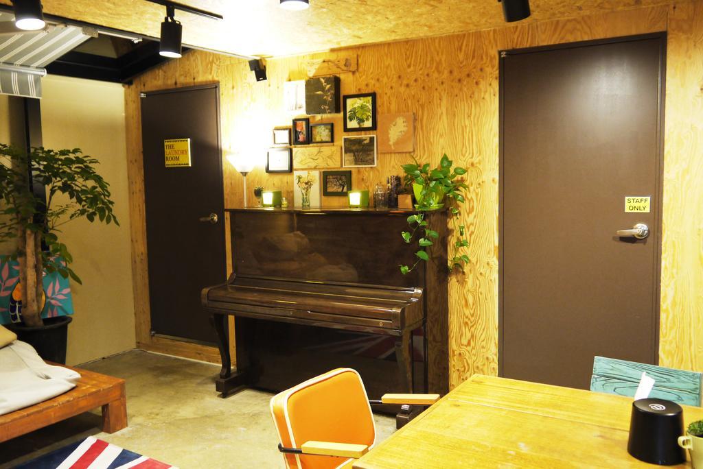 Lee & No Guesthouse Hongdae Сеул Екстериор снимка