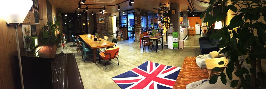 Lee & No Guesthouse Hongdae Сеул Екстериор снимка