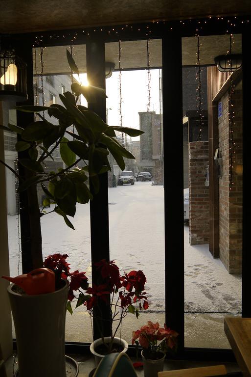 Lee & No Guesthouse Hongdae Сеул Екстериор снимка