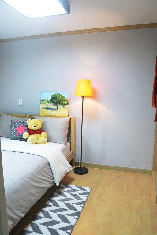 Lee & No Guesthouse Hongdae Сеул Екстериор снимка