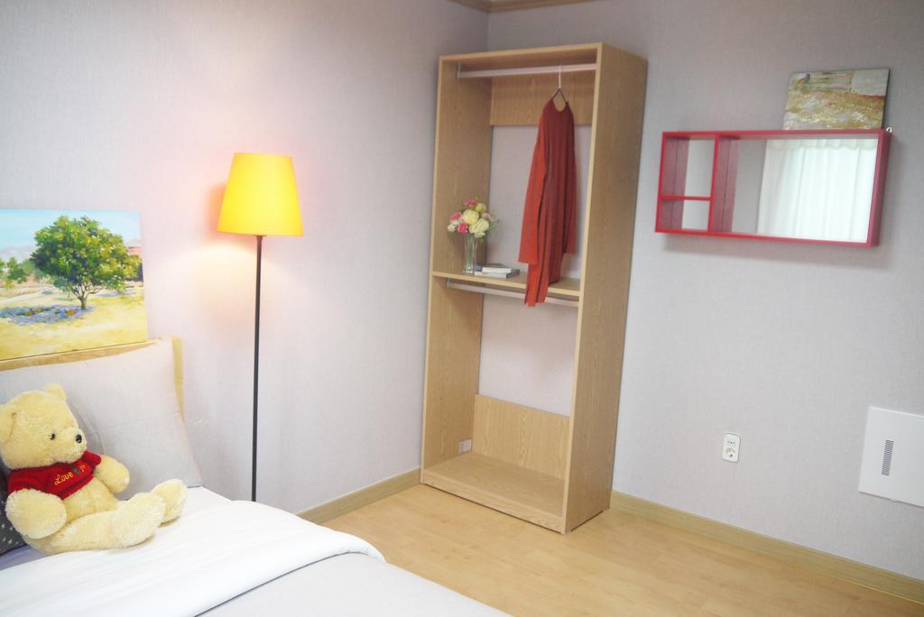 Lee & No Guesthouse Hongdae Сеул Екстериор снимка