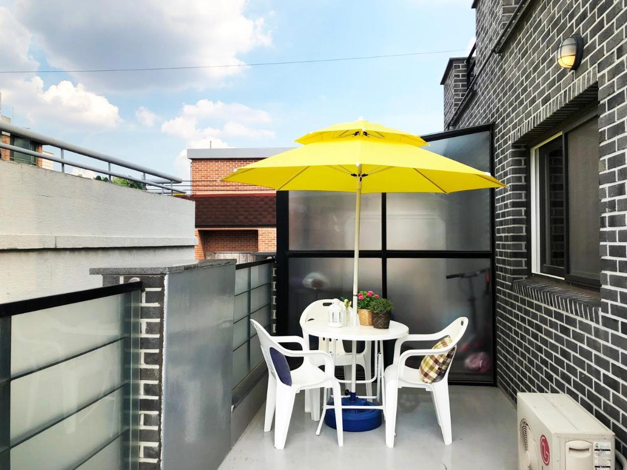 Lee & No Guesthouse Hongdae Сеул Екстериор снимка