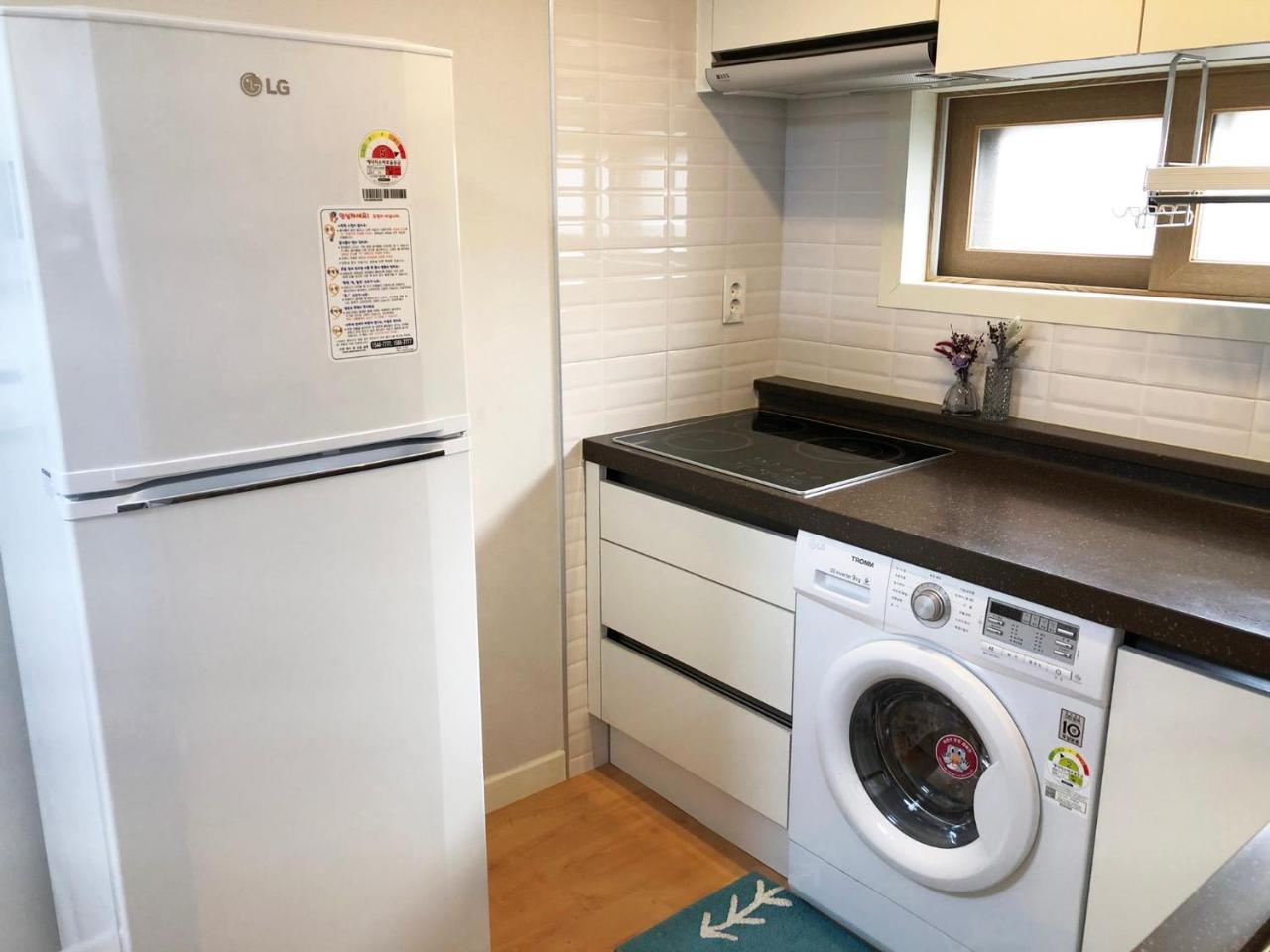 Lee & No Guesthouse Hongdae Сеул Екстериор снимка