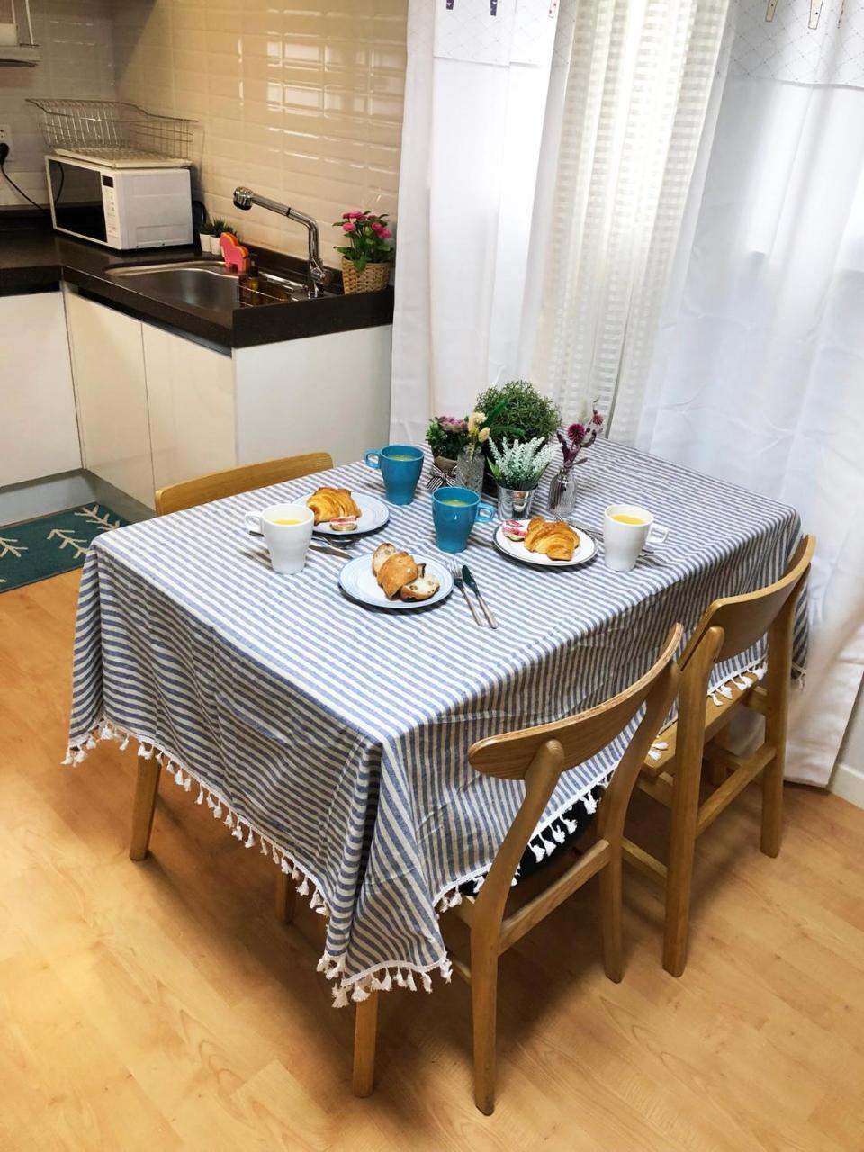 Lee & No Guesthouse Hongdae Сеул Екстериор снимка
