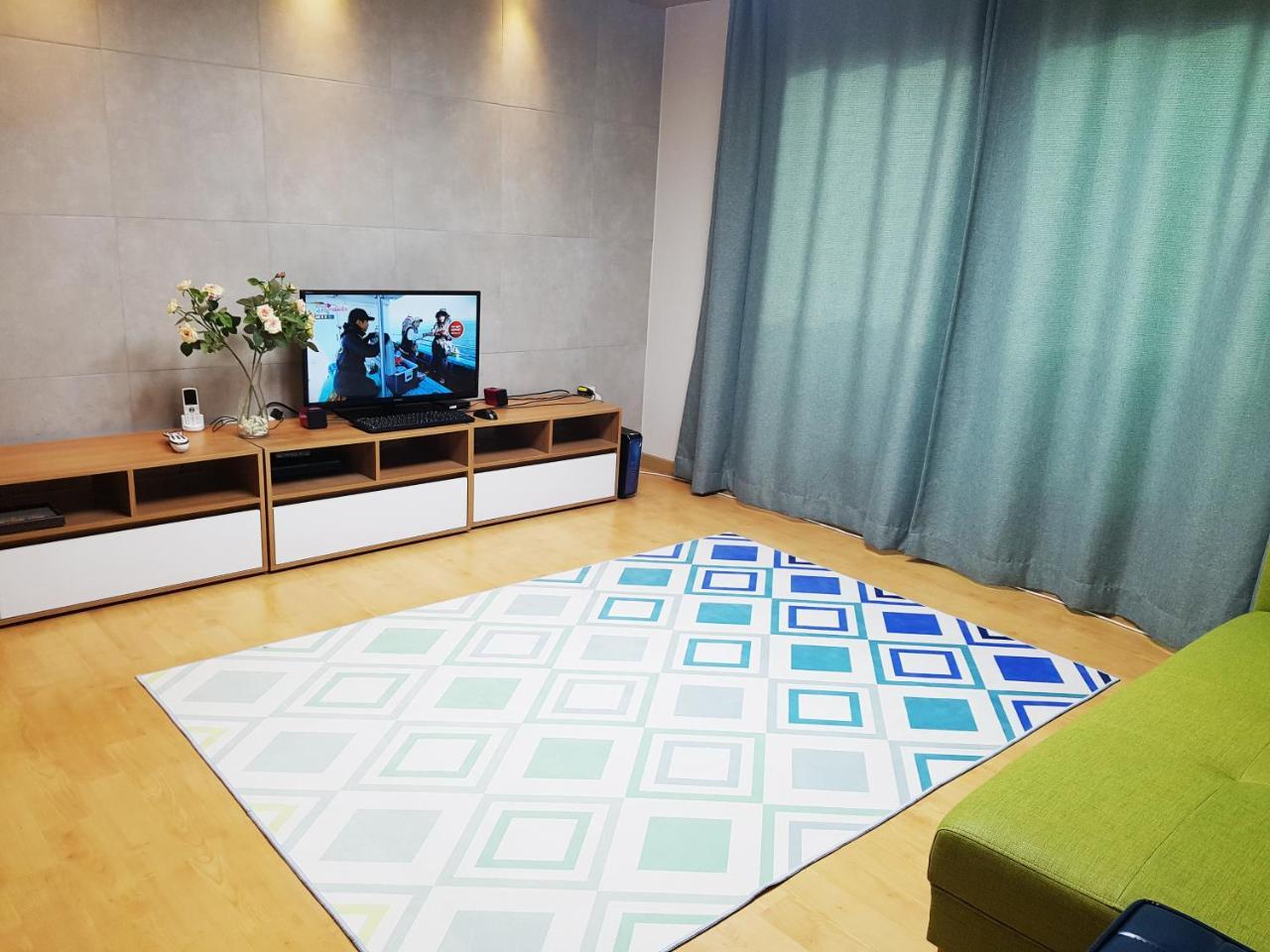Lee & No Guesthouse Hongdae Сеул Екстериор снимка